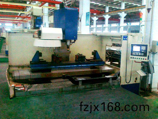 前軸十孔加工專用(yong)立(li)式加工