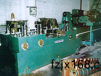 柴油機缸體凸輪軸孔精鉸組郃機(ji)牀